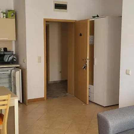 One Bedroom Guest *