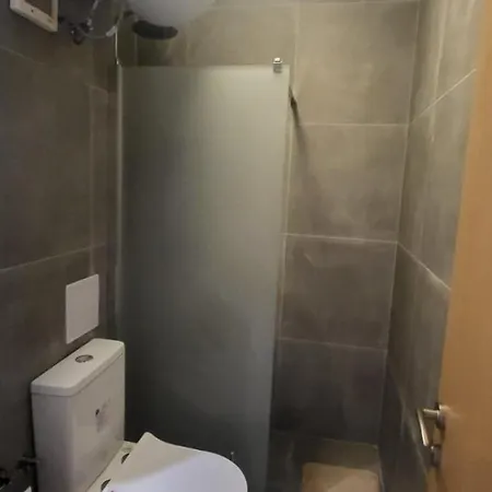 One Bedroom Guest *